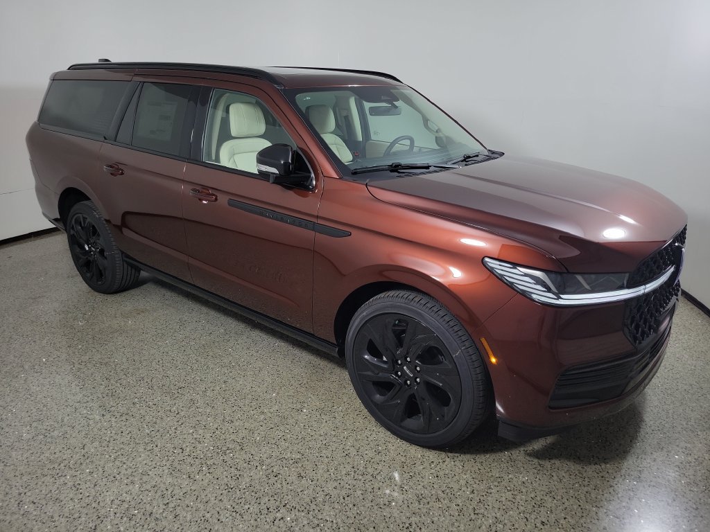 New 2027 Lincoln Navigator L Reserve w/ Jet Appearance Package RWD image 34