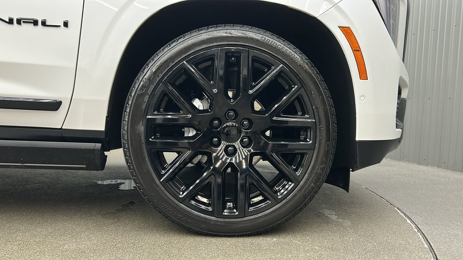 Used 2025 GMC Yukon XL Denali Ultimate image 10