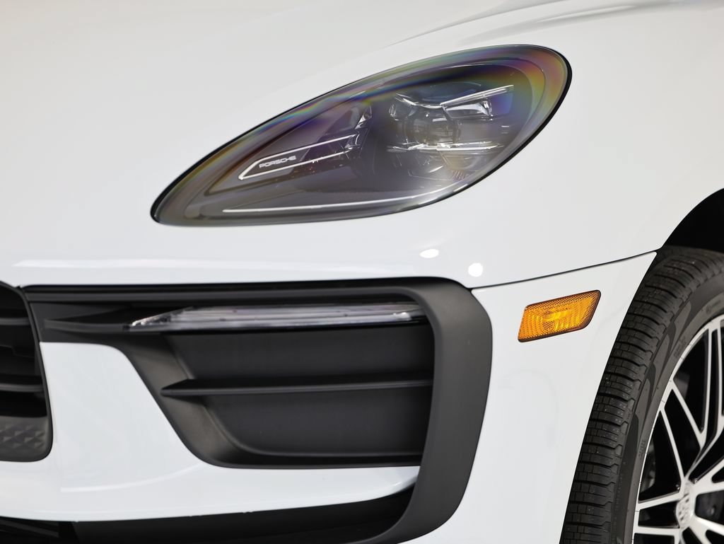 New 2026 Porsche Macan AWD/4WD image 11