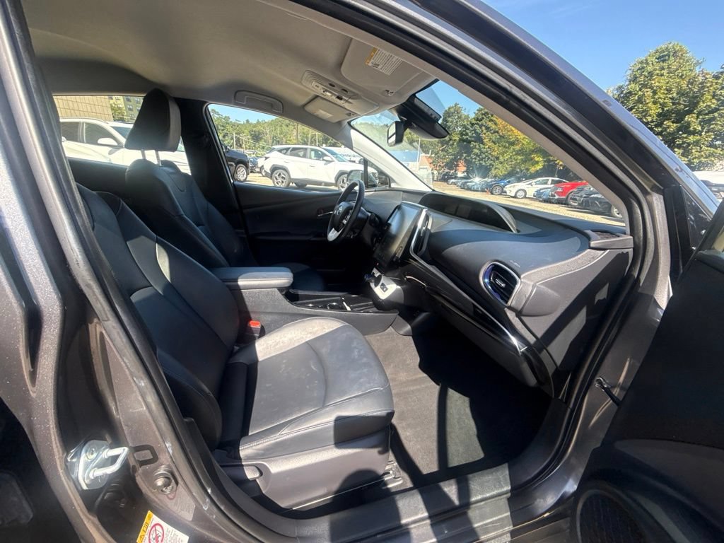 Used 2018 Toyota Prius Four Touring w/ Premium Convenience Package FWD image 17