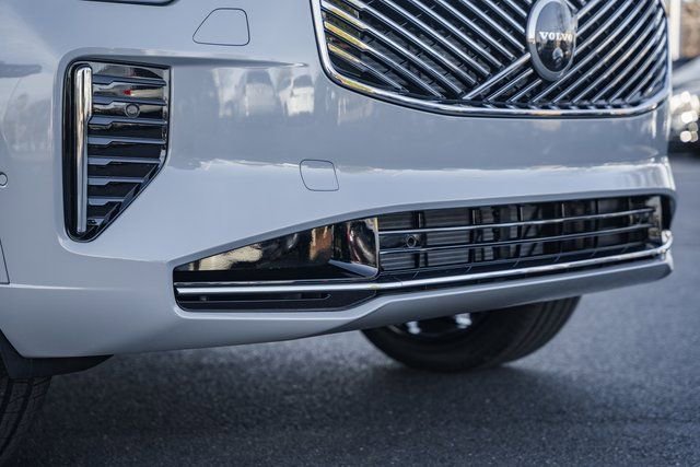 New 2026 Volvo XC90 B6 Plus w/ Protection Package Premier image 12