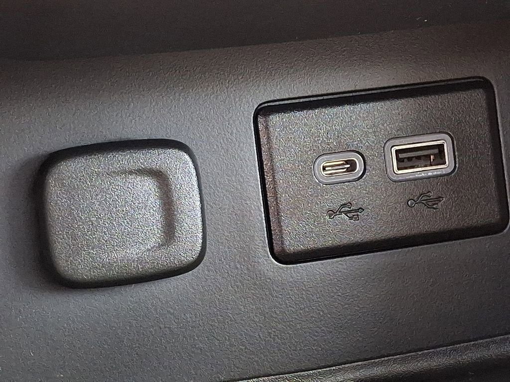 Certified 2023 GMC Acadia SLE w/ Driver Convenience Package image 24