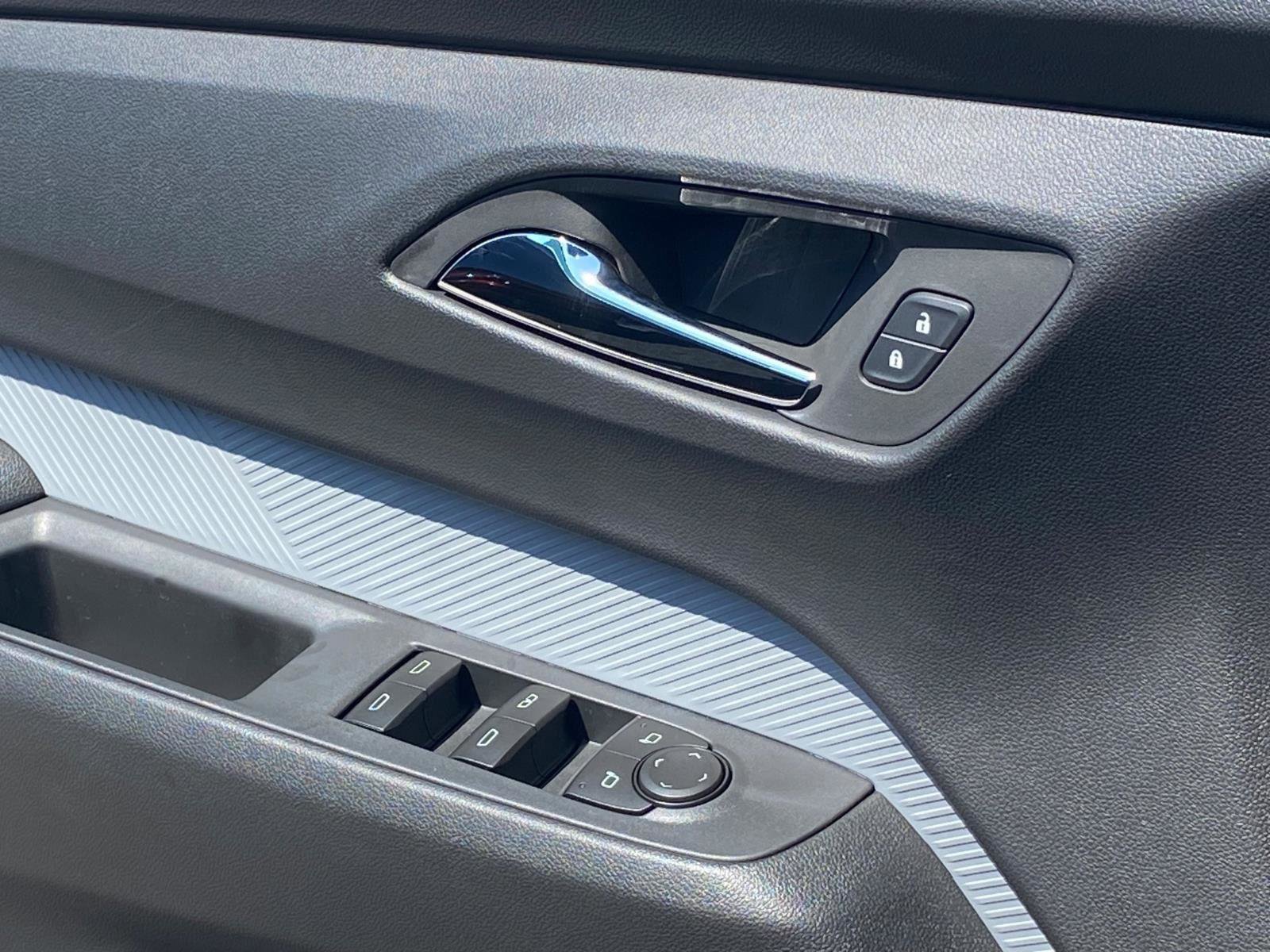 New 2027 Chevrolet Bolt RS FWD image 20