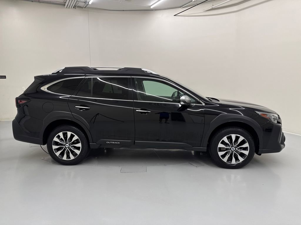 Certified 2023 Subaru Outback Touring AWD/4WD image 6