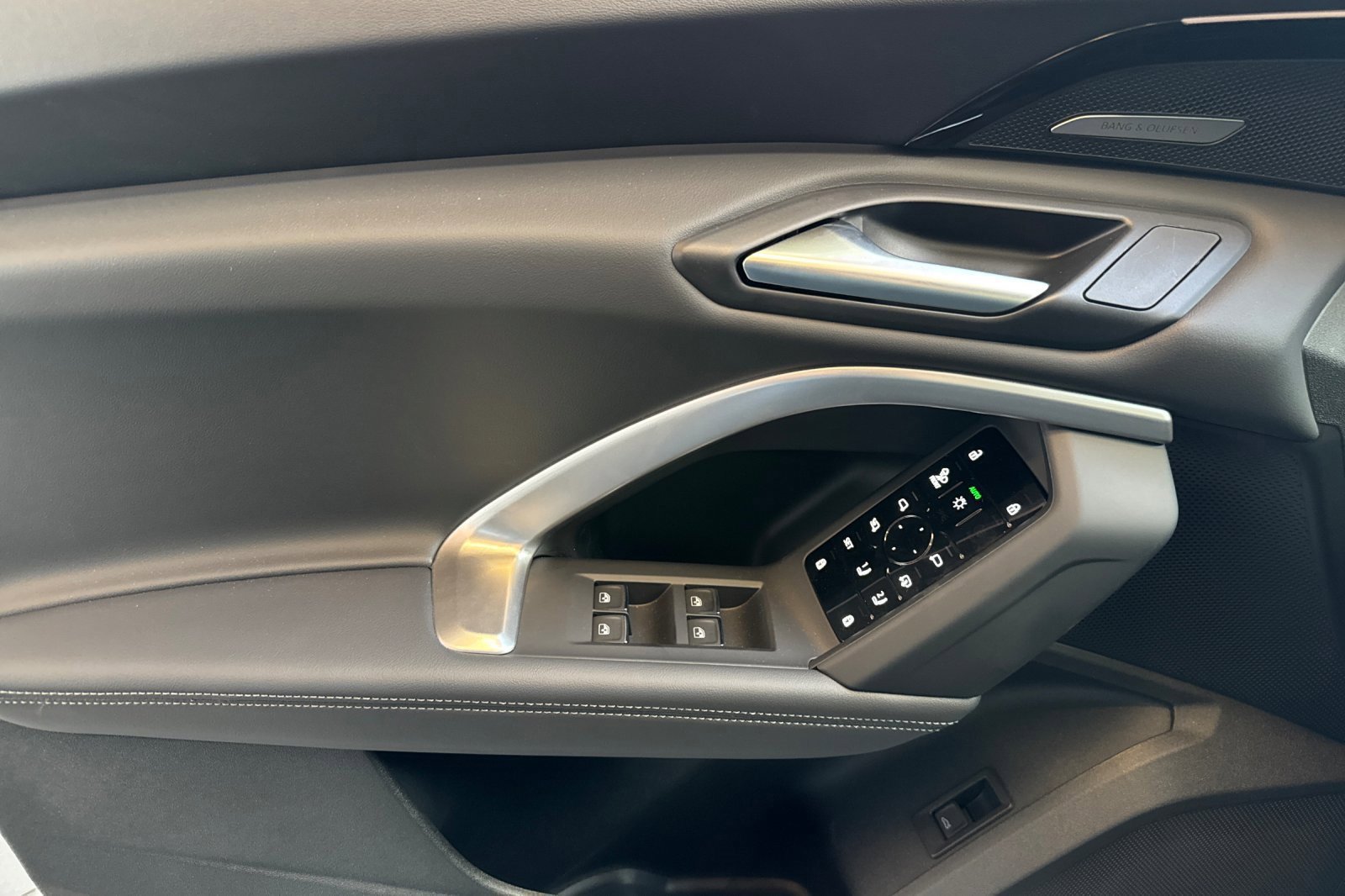 New 2025 Audi Q5 Premium Plus image 8