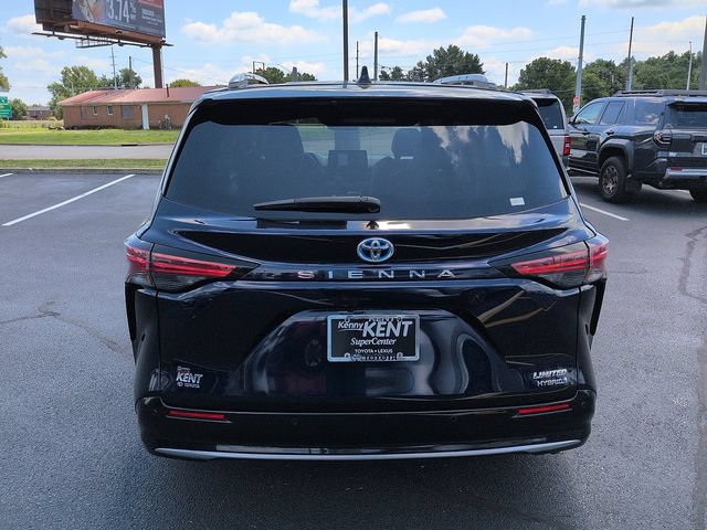Certified 2023 Toyota Sienna Limited FWD image 6