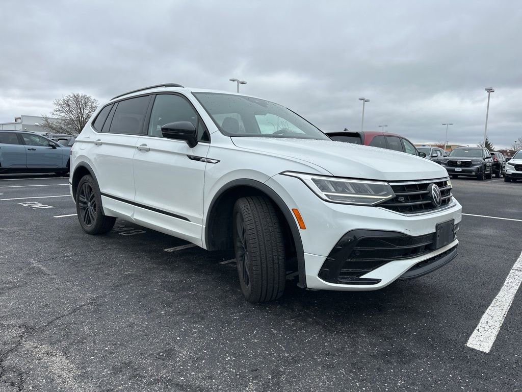 Used 2022 Volkswagen Tiguan SE R-Line image 15