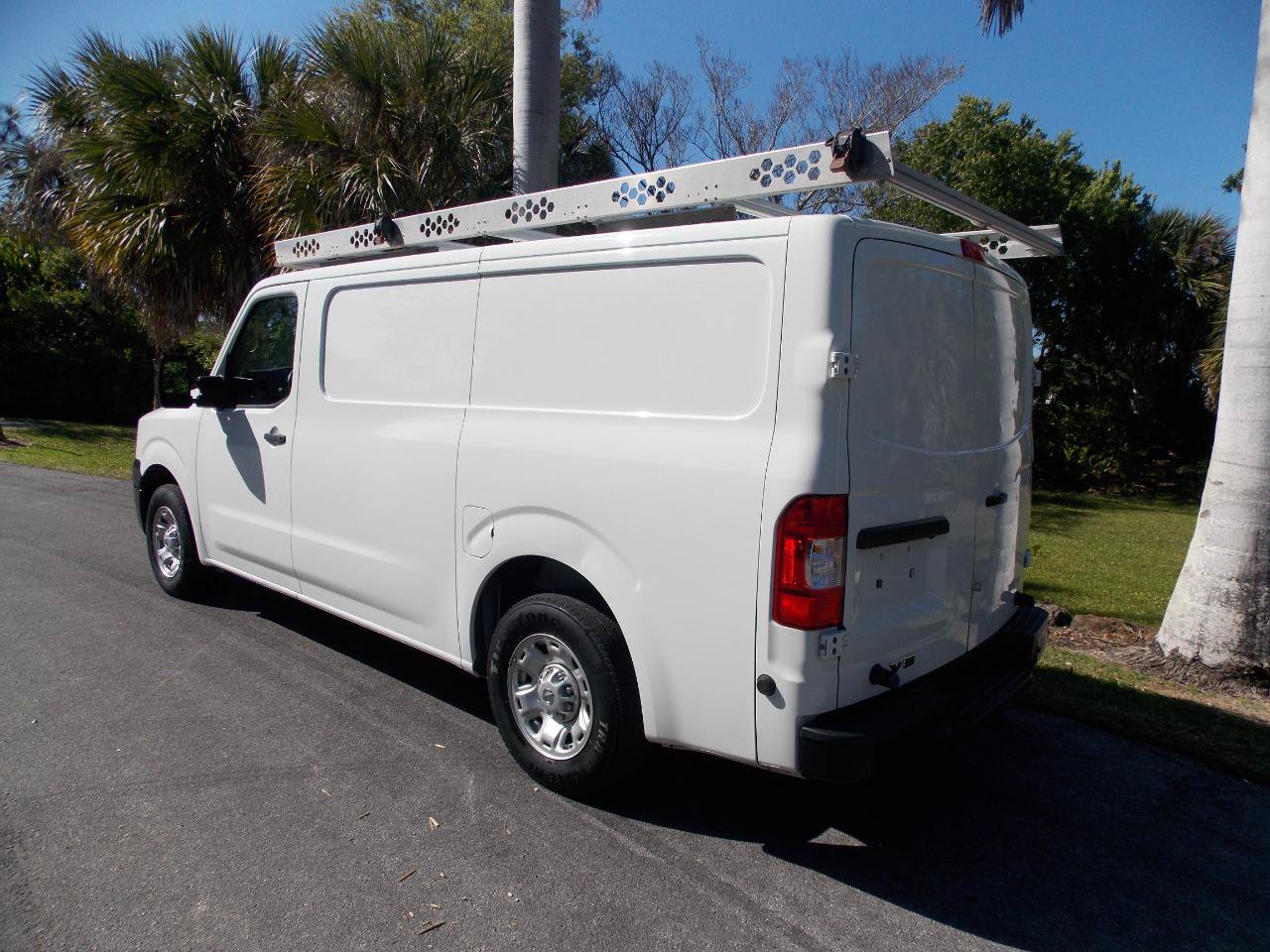 Used 2021 Nissan NV 2500 SV RWD image 5