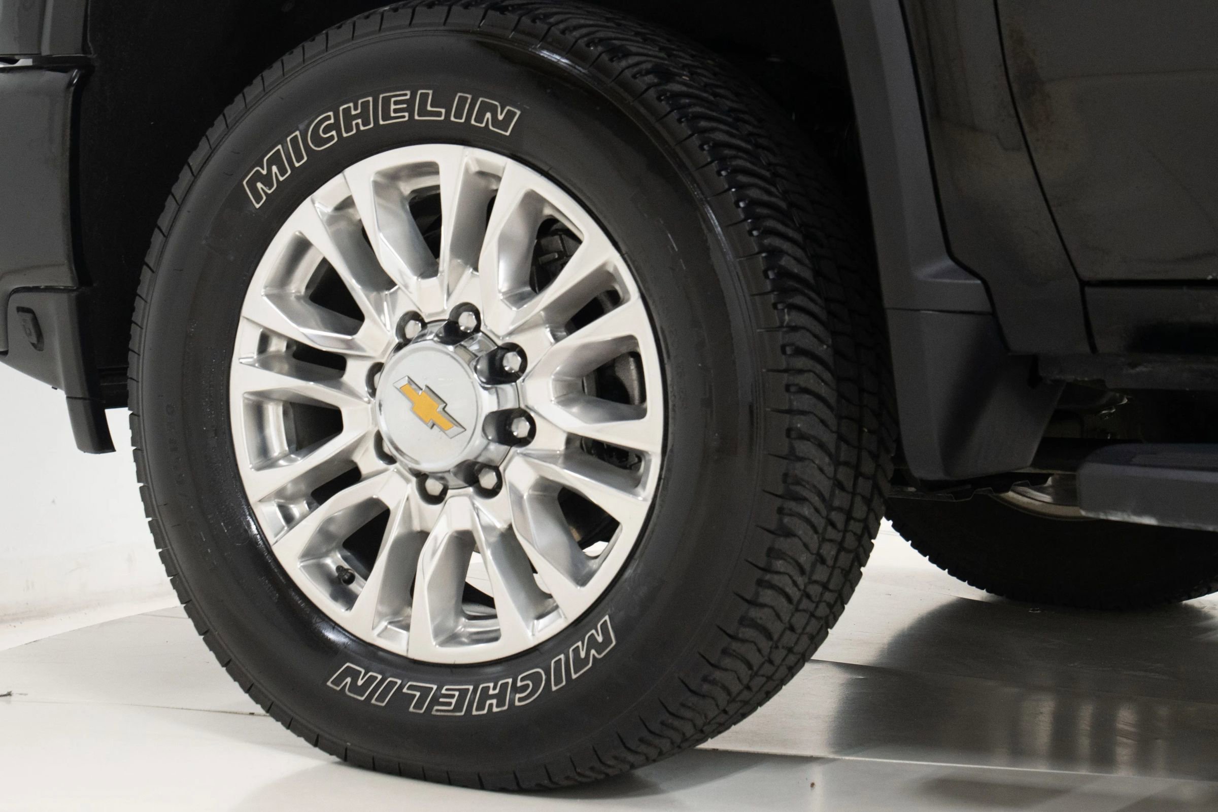 Used 2022 Chevrolet Silverado 2500 High Country w/ Technology Package image 65