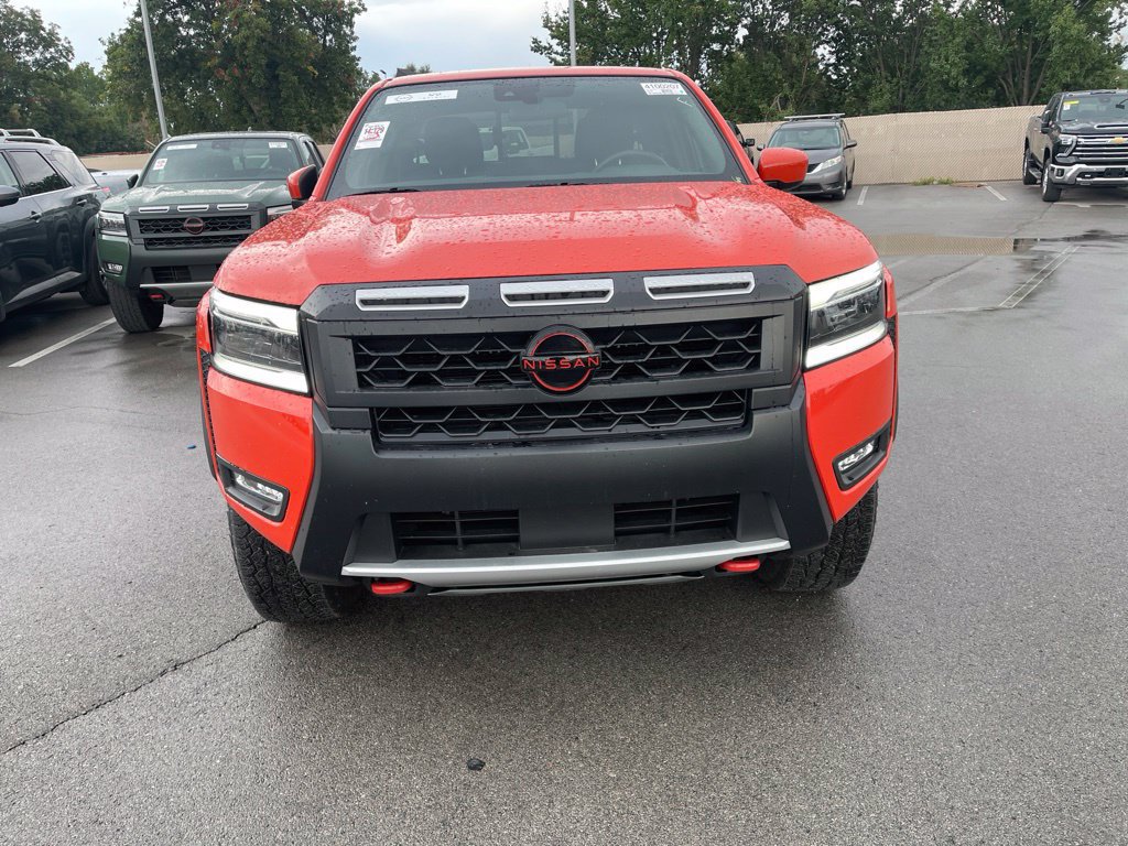 Used 2025 Nissan Frontier PRO-4X AWD/4WD image 2