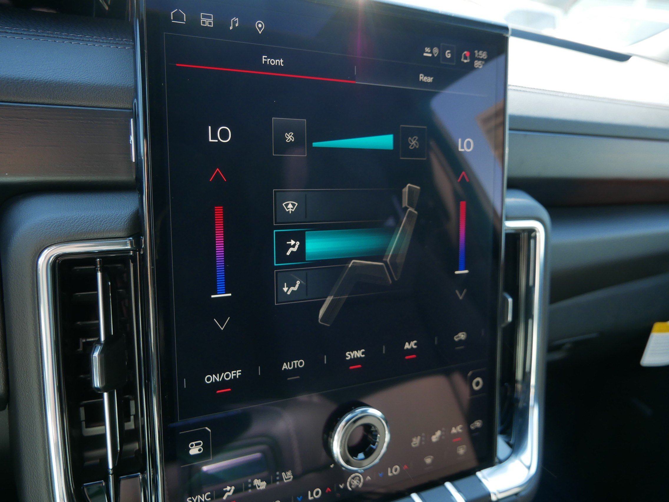 New 2026 GMC Yukon XL Denali w/ Denali Reserve Package AWD/4WD image 8
