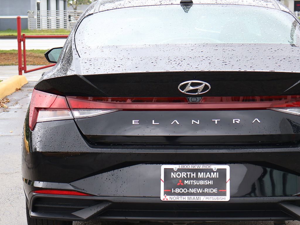 Used 2023 Hyundai Elantra SEL w/ Convenience Package FWD image 14