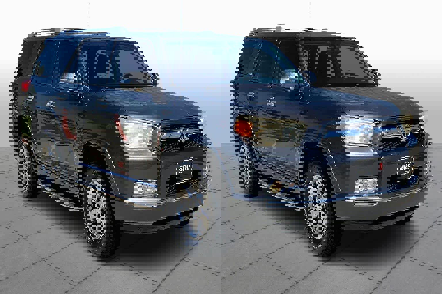 Used 2013 Toyota 4Runner SR5 w/ Convenience Pkg image 3