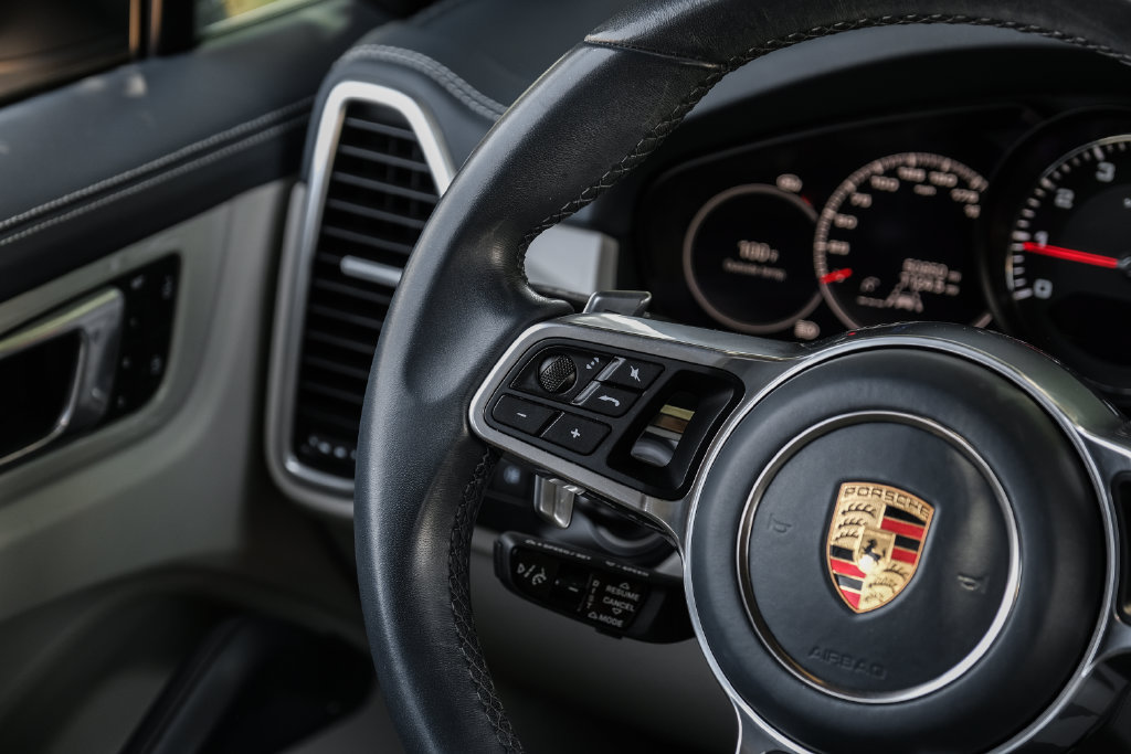 Used 2023 Porsche Cayenne S Platinum AWD/4WD image 27