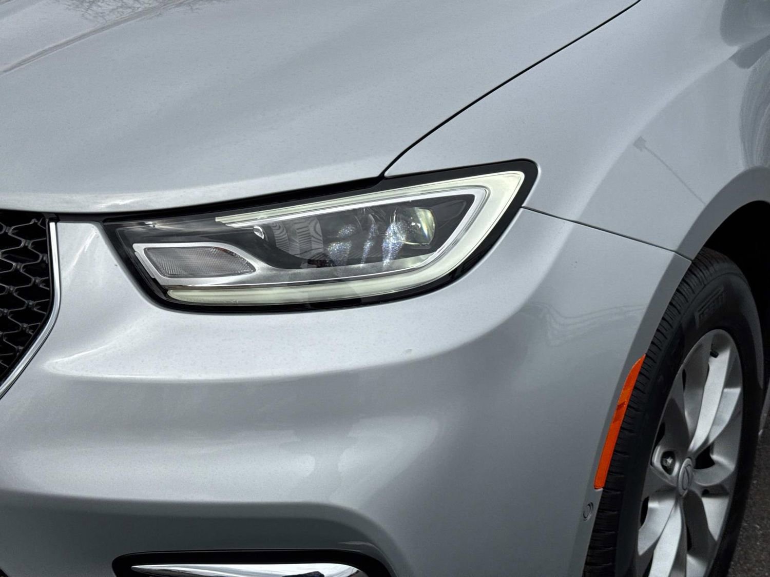 New 2026 Chrysler Pacifica Limited FWD image 10