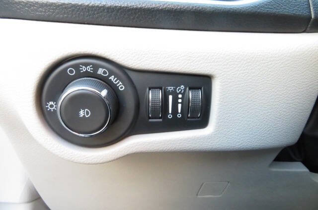 Used 2024 Chrysler Pacifica Limited w/ Trailer Tow Group image 21