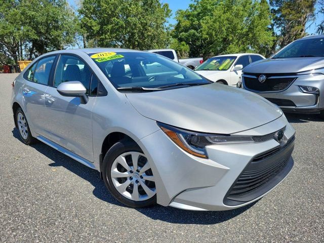 Used 2025 Toyota Corolla LE FWD image 8