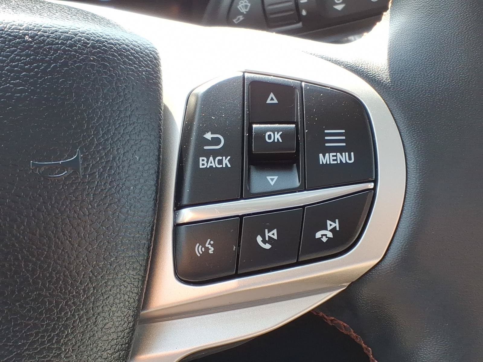 Certified 2025 Ford Explorer Active w/ Active Comfort Package AWD/4WD image 15