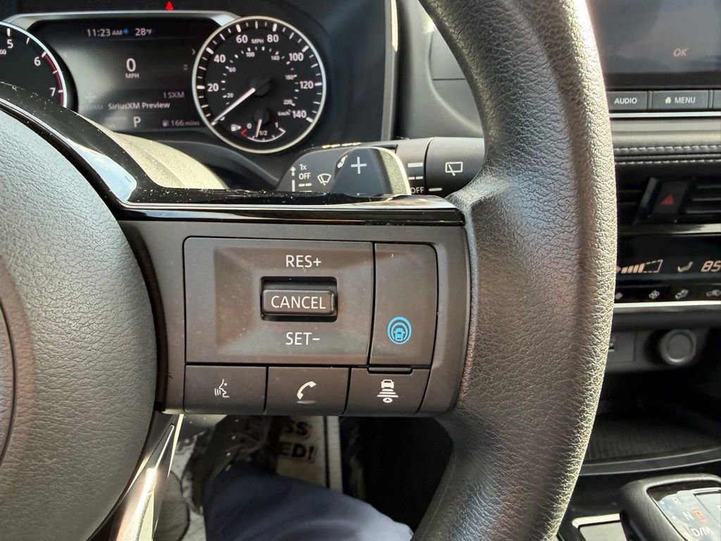 Used 2023 Nissan Rogue SV image 16