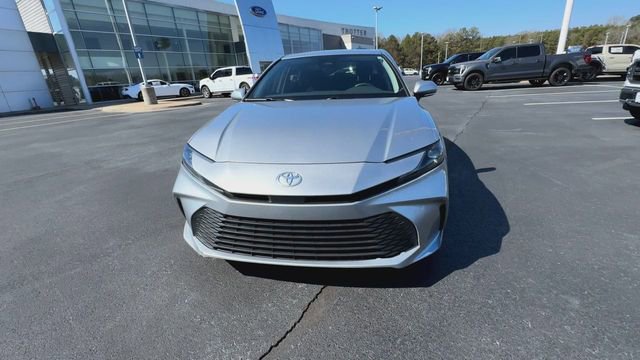 Used 2025 Toyota Camry LE FWD image 3