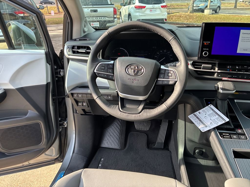 New 2026 Toyota Sienna XLE image 21