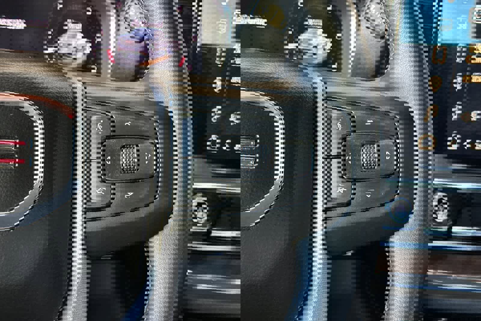 Used 2025 GMC Sierra 1500 SLT image 26