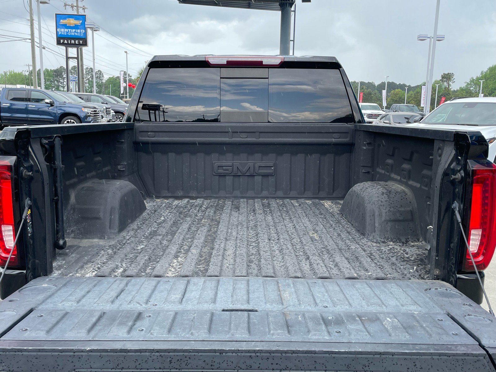 Used 2022 GMC Sierra 1500 SLT w/ SLT Premium Plus Package RWD image 19
