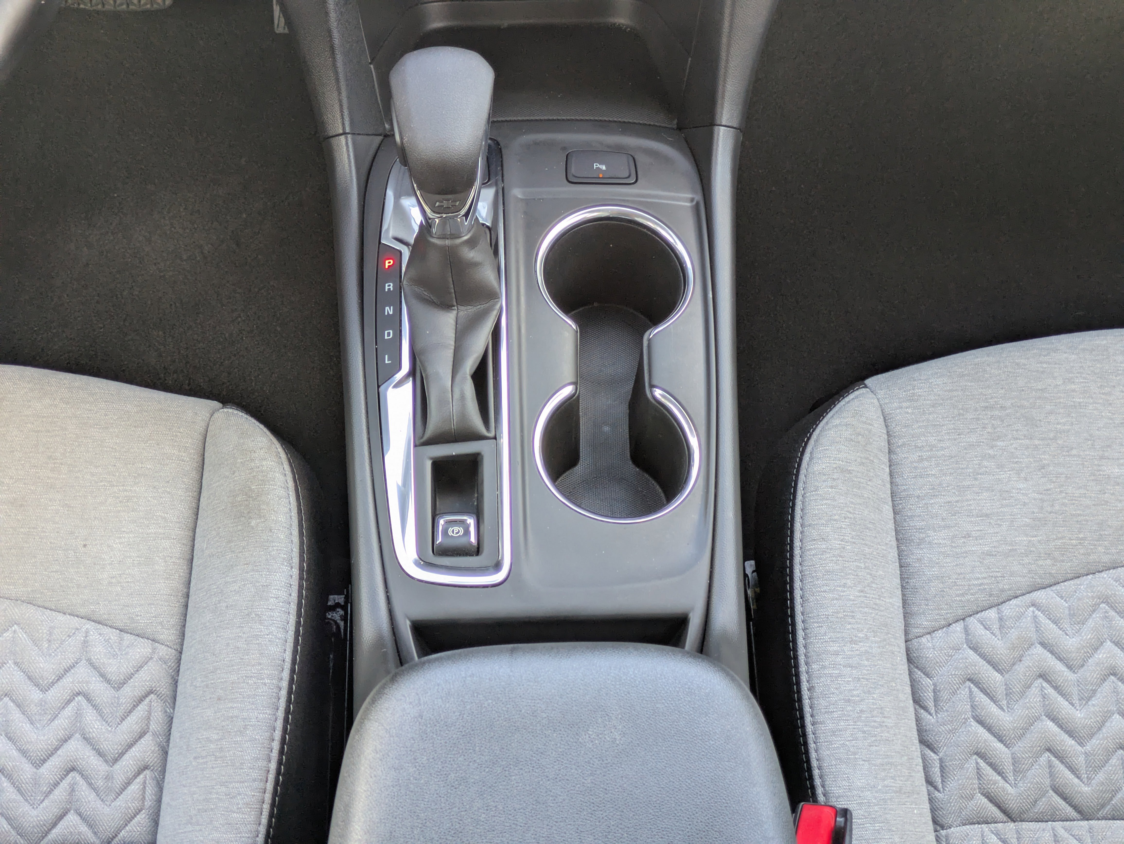 Used 2023 Chevrolet Equinox LT w/ Driver Convenience Package image 6
