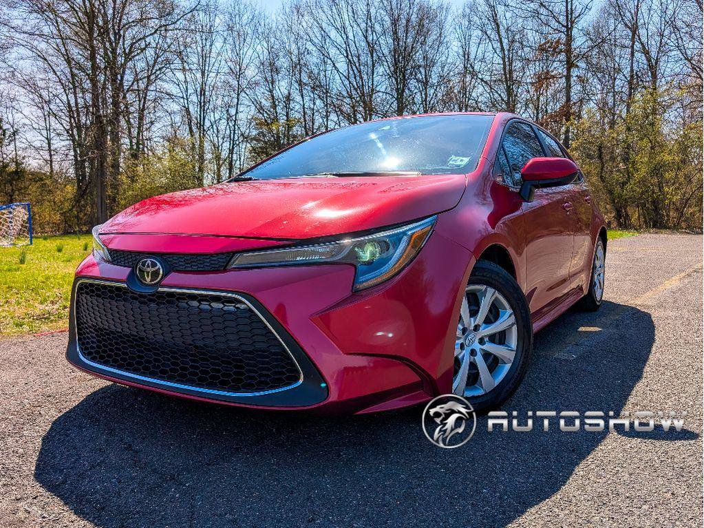 Used 2021 Toyota Corolla LE FWD image 1