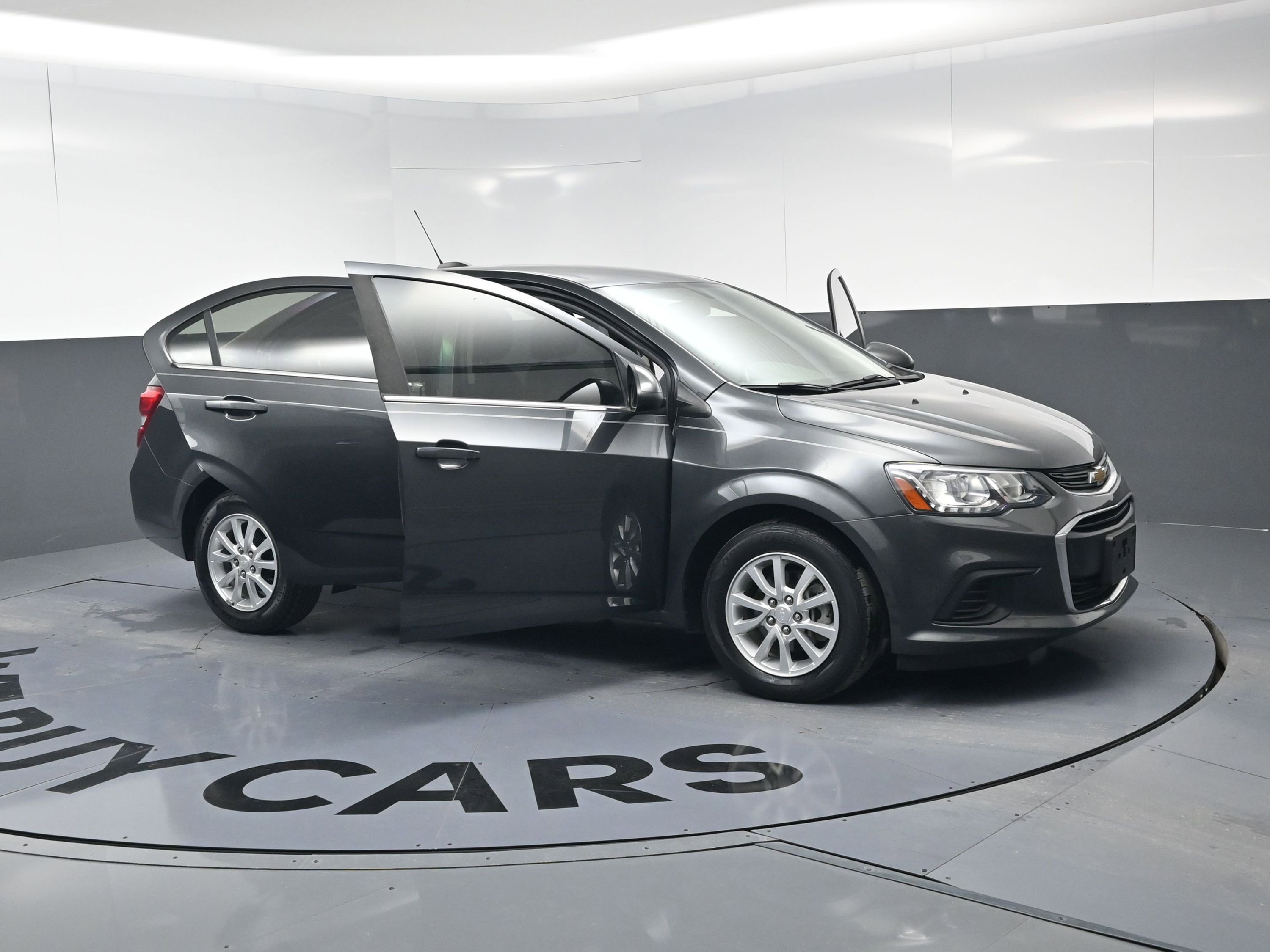 Used 2020 Chevrolet Sonic LT image 22