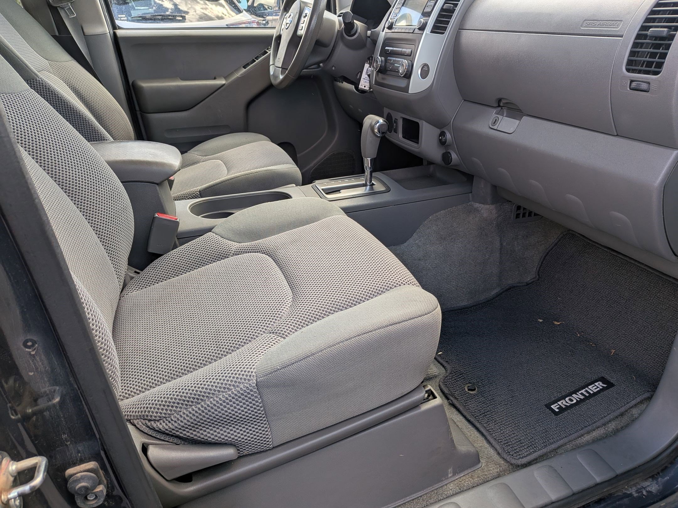 Used 2017 Nissan Frontier SV image 29