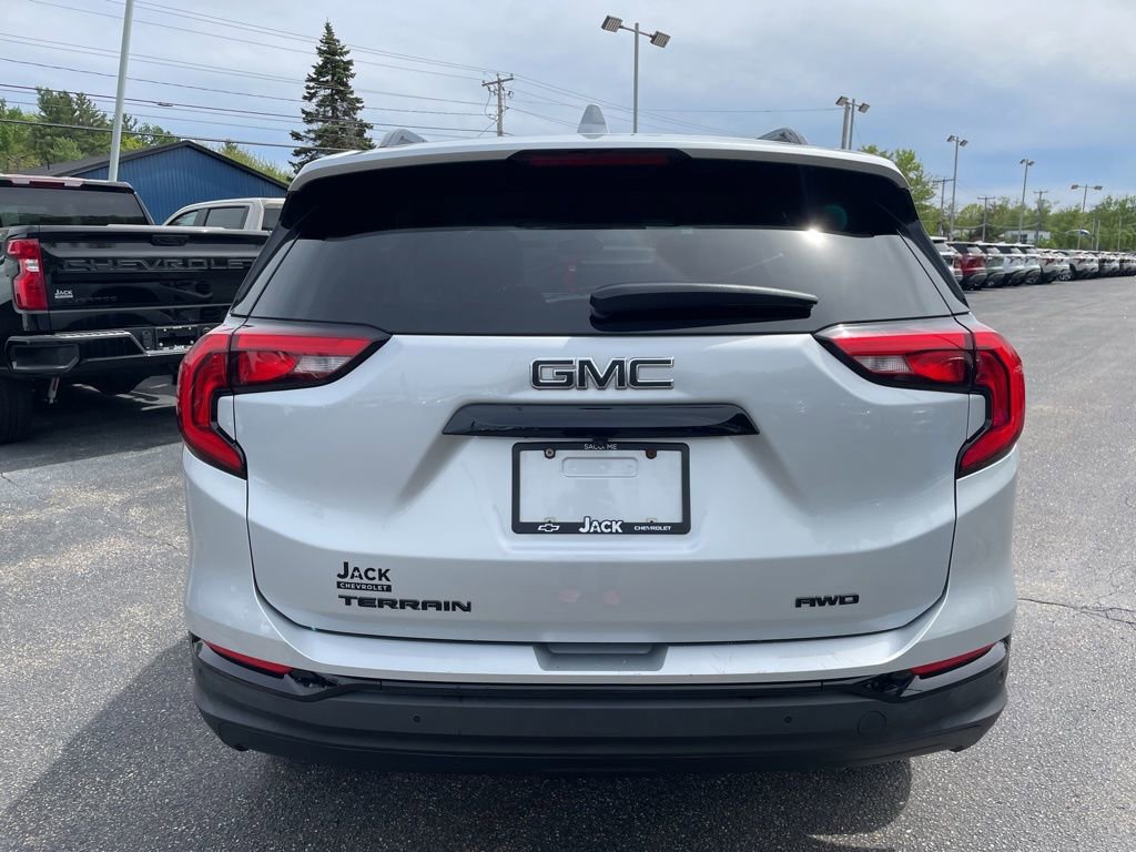 Used 2020 GMC Terrain SLE w/ Driver Convenience Package AWD/4WD image 6