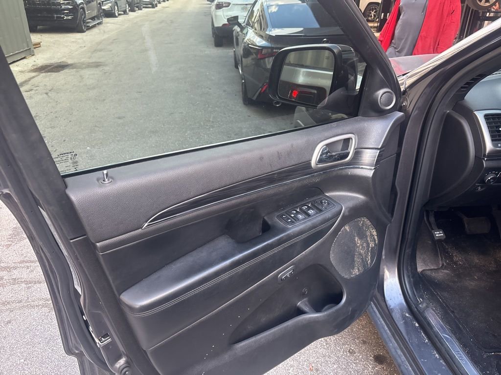 Used 2020 Jeep Grand Cherokee Limited image 3