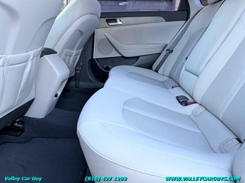 Used 2016 Hyundai Sonata SE FWD image 19