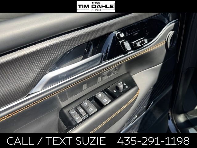 Used 2024 Jeep Grand Wagoneer Series III w/ Rear Seat Video Group 1 AWD/4WD image 11