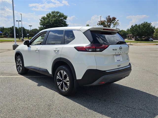 Used 2023 Nissan Rogue SV image 9