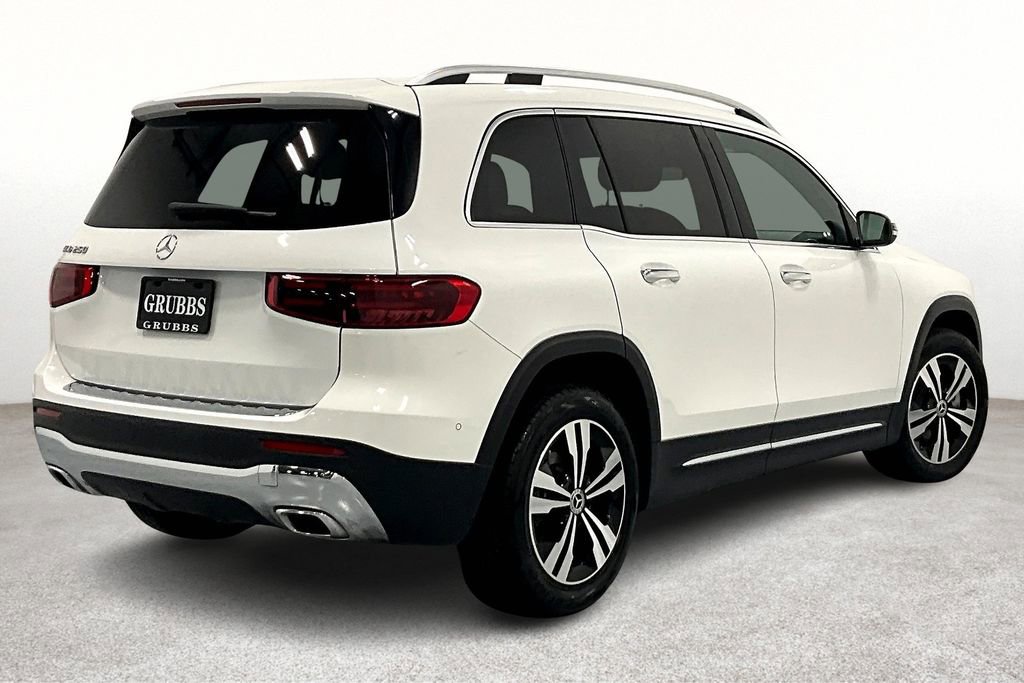 Used 2025 Mercedes-Benz GLB 250 image 2