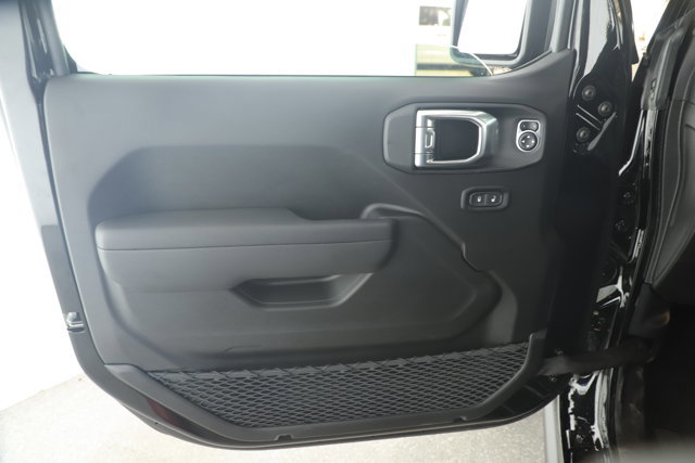 New 2026 Jeep Gladiator Rubicon w/ Technology Group image 8