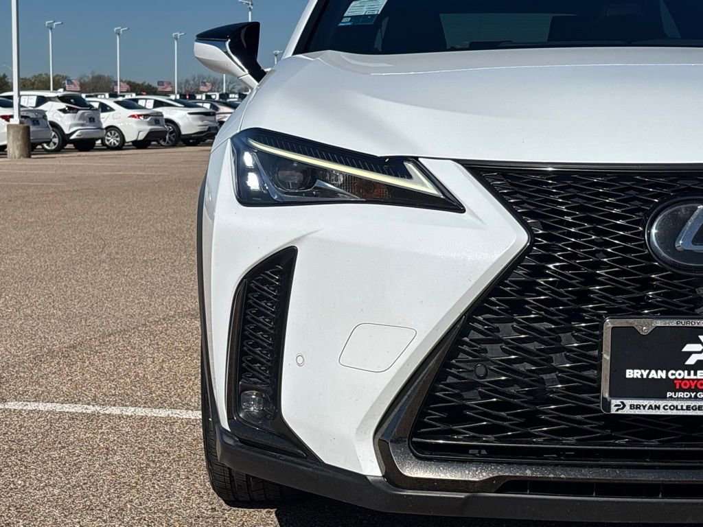 Used 2020 Lexus UX 200 F Sport w/ F Sport Premium Package image 4