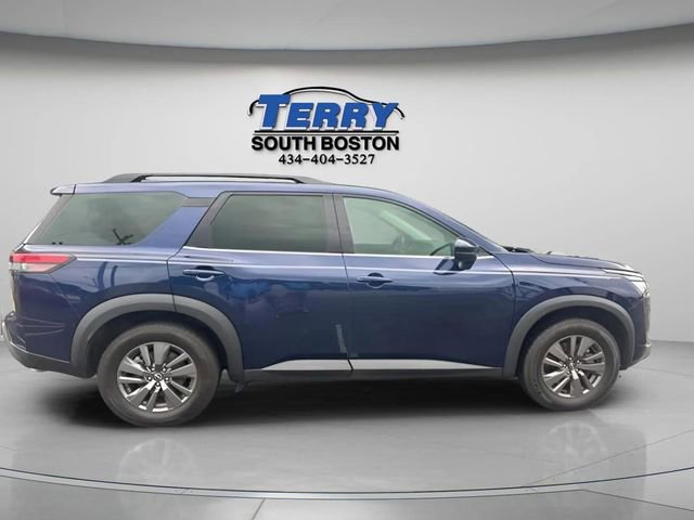 Used 2024 Nissan Pathfinder SV