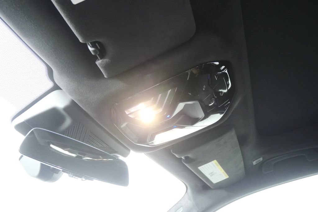New 2027 BMW M5 Touring AWD/4WD image 21