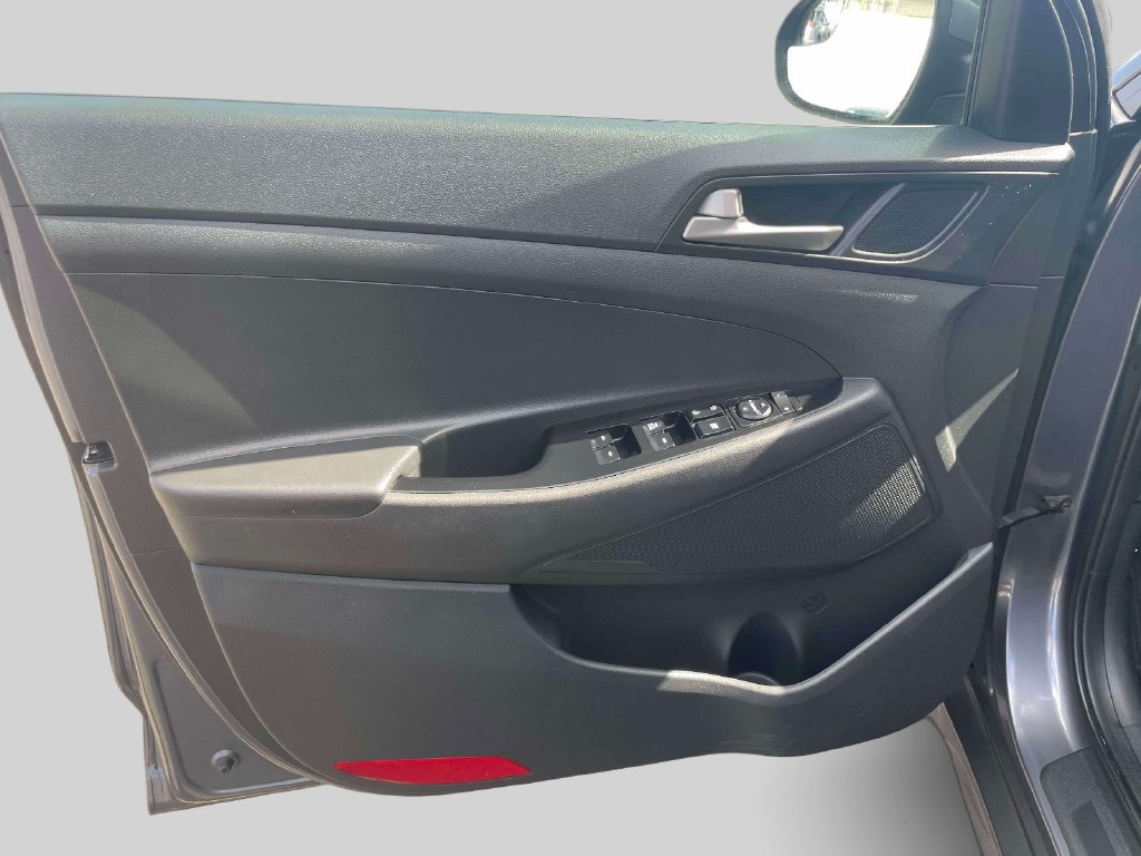 Used 2018 Hyundai Tucson SE AWD/4WD image 16