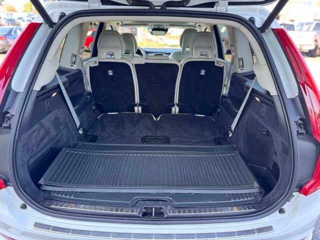 Used 2021 Volvo XC90 T5 Momentum w/ Protection Package AWD/4WD image 12