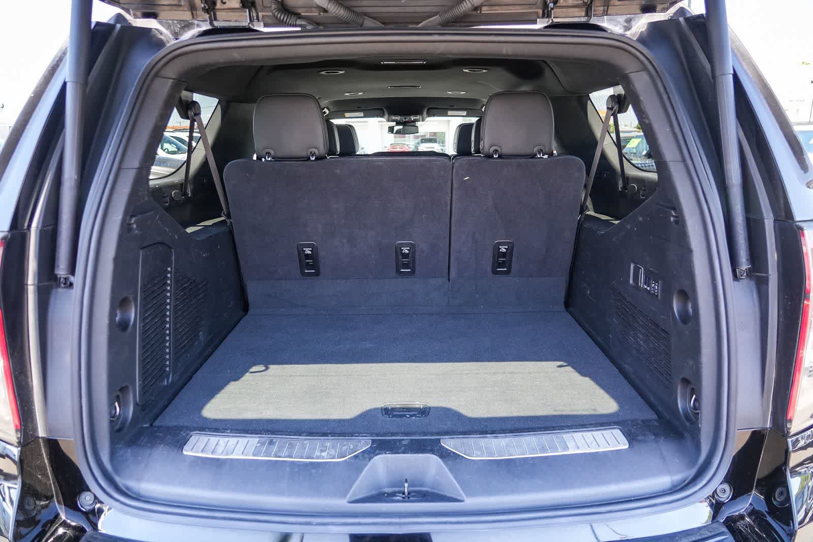 Used 2024 Chevrolet Suburban Premier AWD/4WD image 25