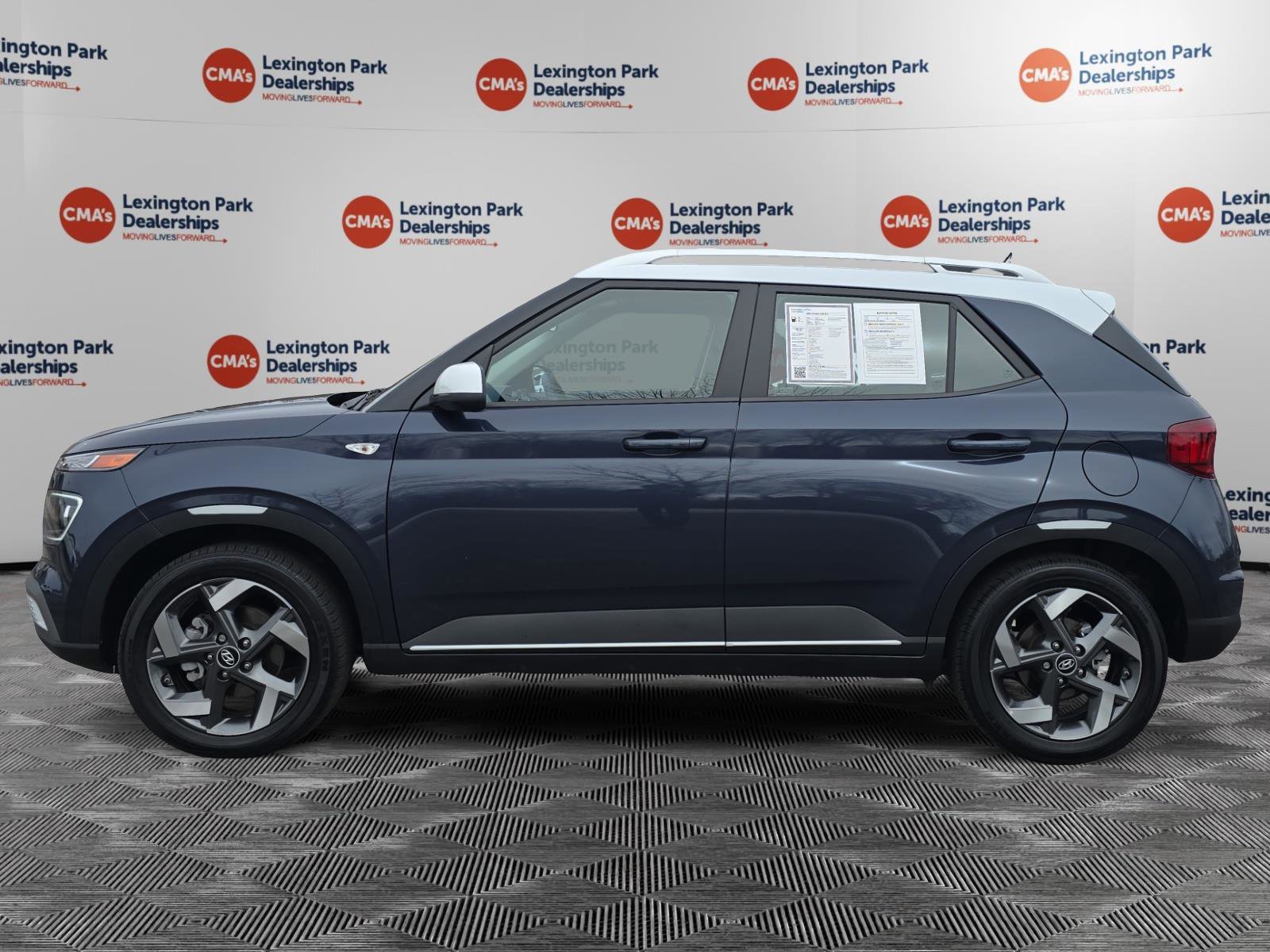 Certified 2025 Hyundai Venue Limited image 4