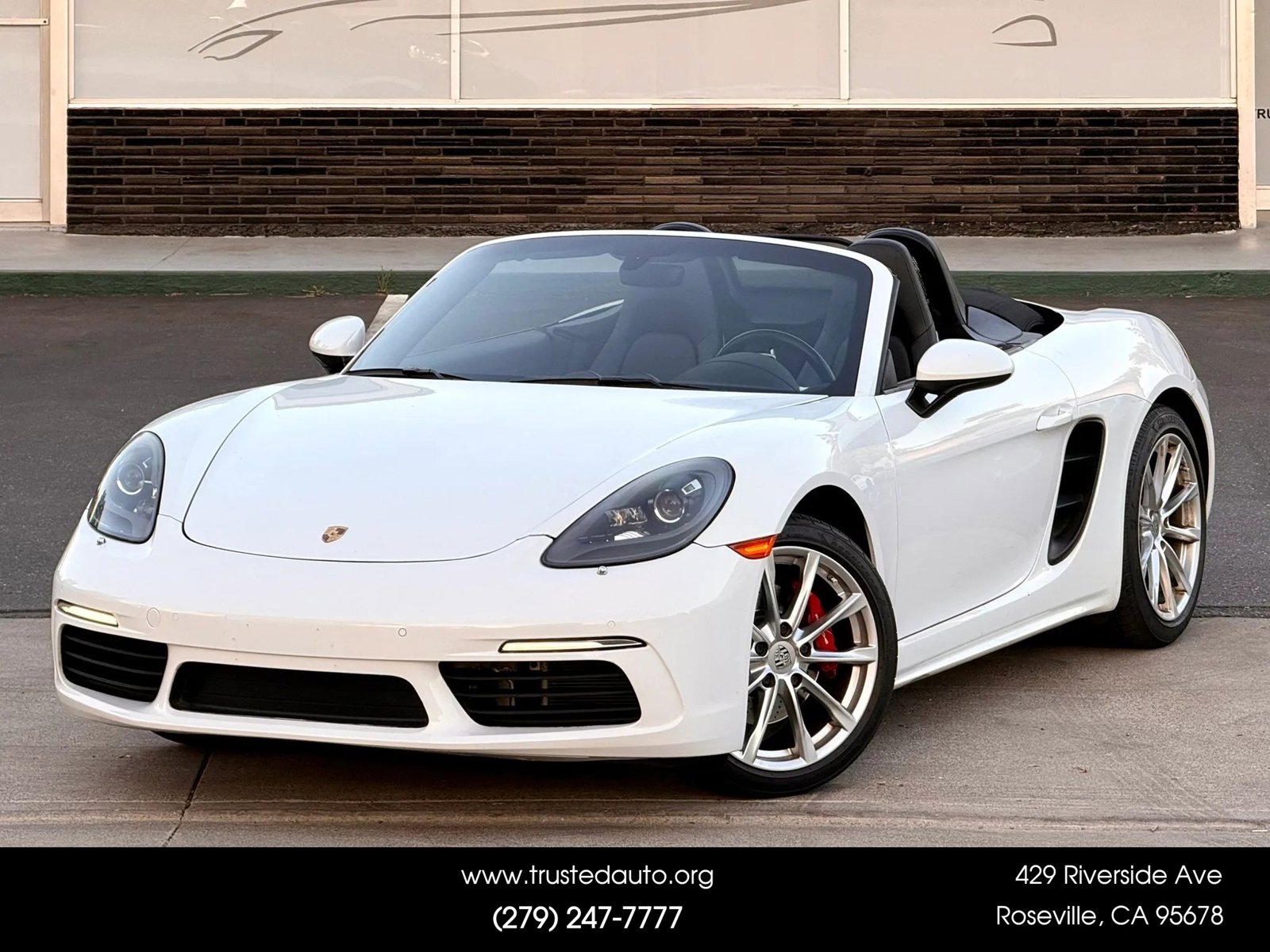 Used 2017 Porsche 718 Boxster RWD image 1
