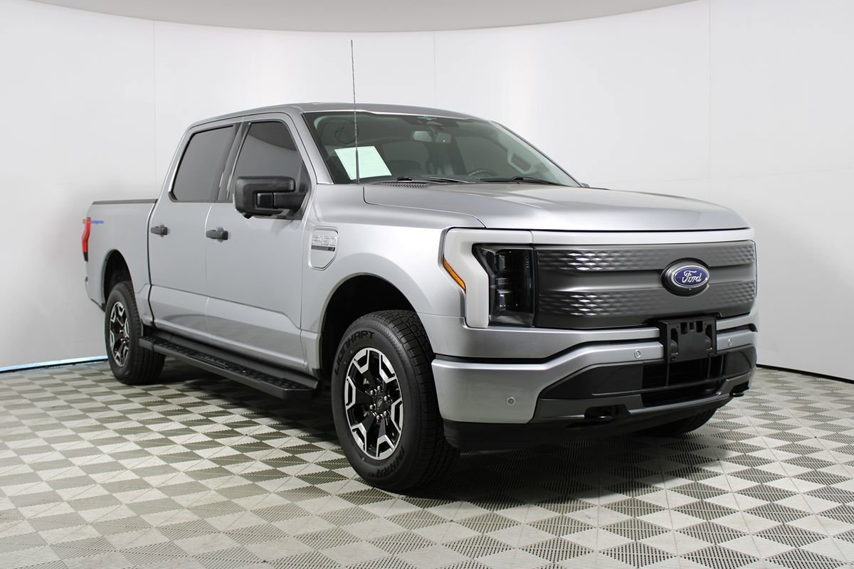 Used 2023 Ford F150 Lightning XLT AWD/4WD image 17