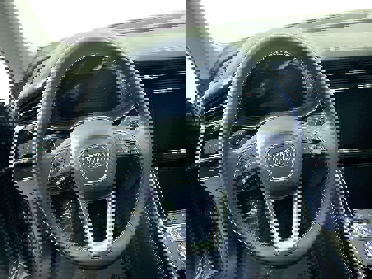 Used 2025 Audi Q8 Premium Plus w/ Premium Plus Package image 13