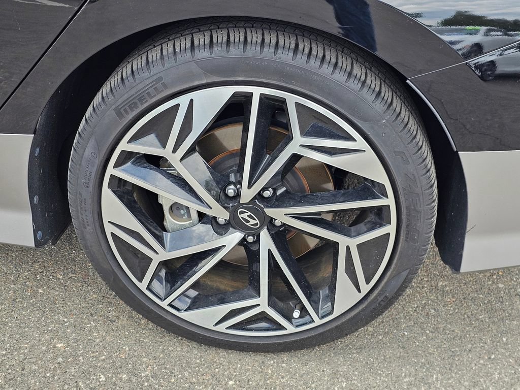 Certified 2024 Hyundai Ioniq 6 SEL RWD image 8