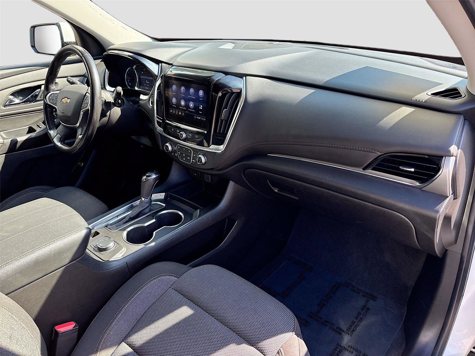 Used 2020 Chevrolet Traverse LT w/ Driver Confidence II Package image 34